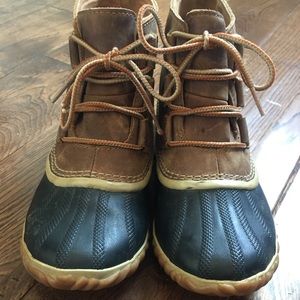 Sorel Out N About Duck Boots in Elk (tan) 7.5